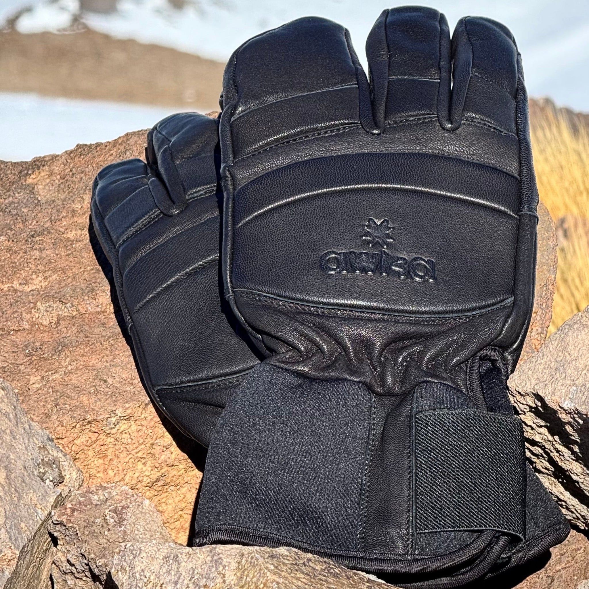 KÜWÜ GLOVES – AWKA